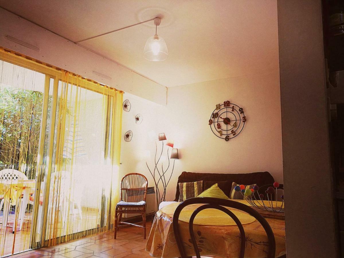 Apartment Charmant Studio