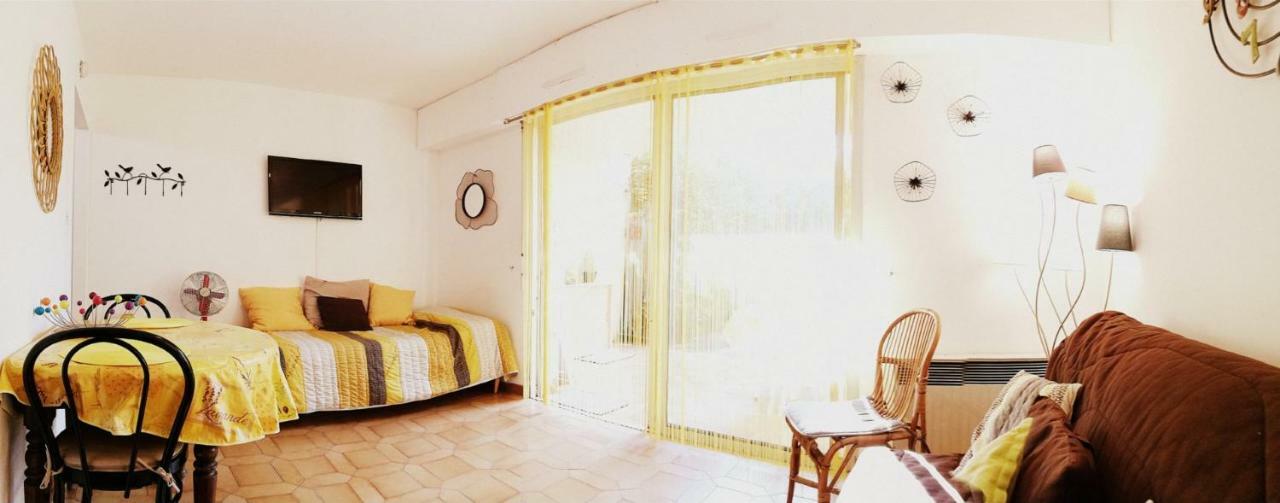 Charmant Studio * Cassis